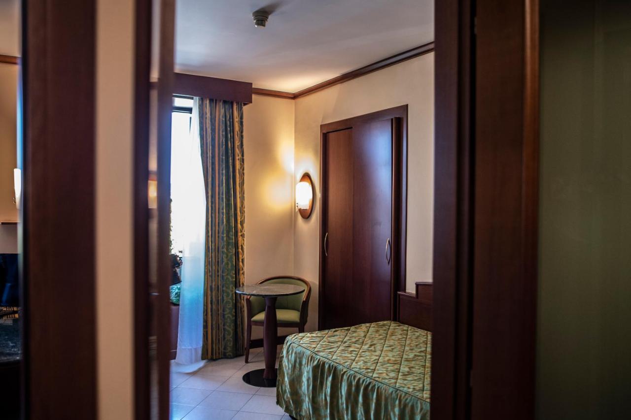 Hotel Garibaldi Milazzo Exterior photo